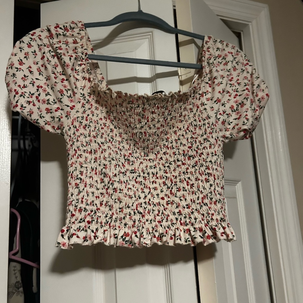 Revamped Floral Ruched Blouse - Picture 4 of 6